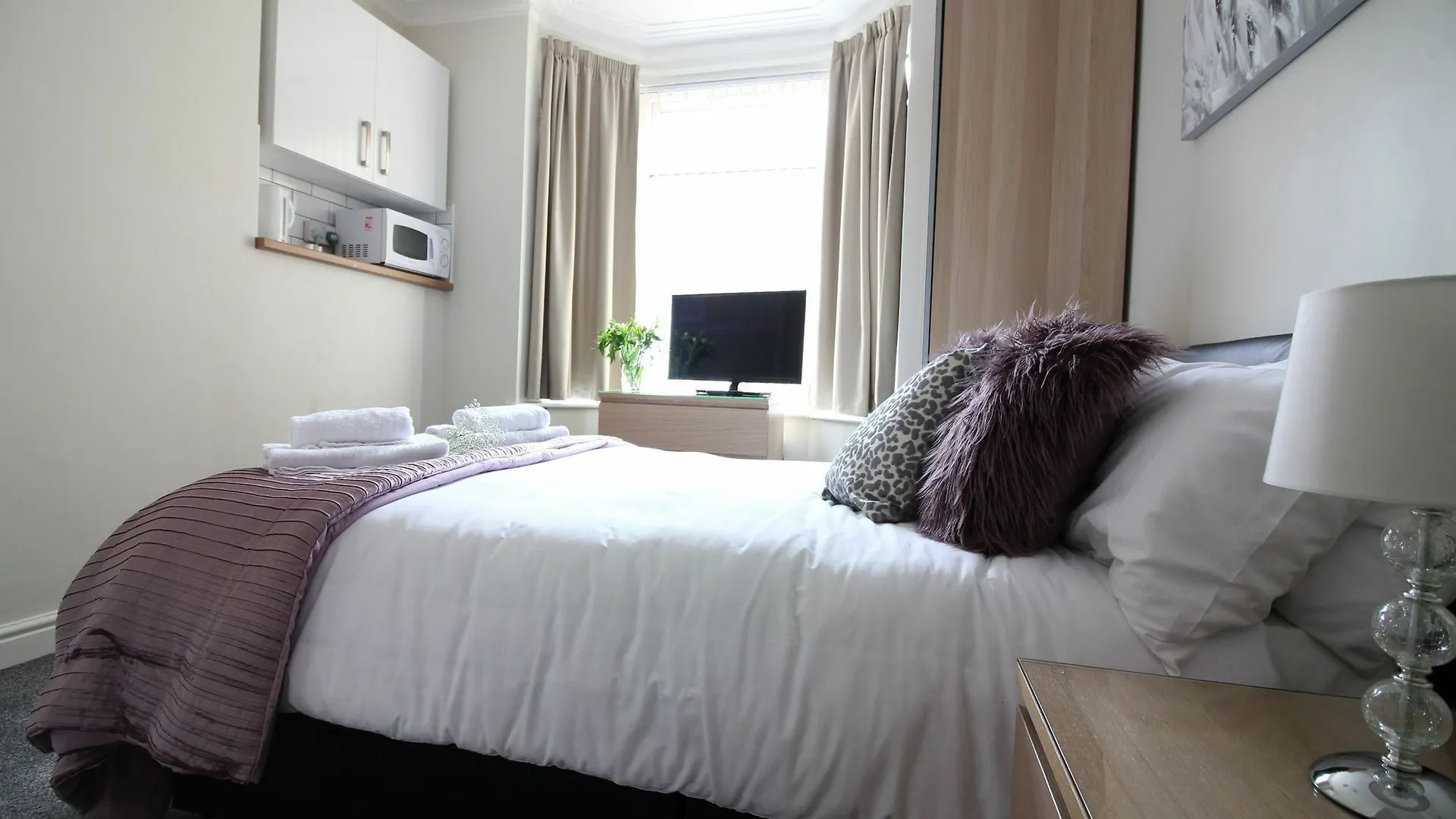 Diamond - Beechfield House Suite 1 contacts