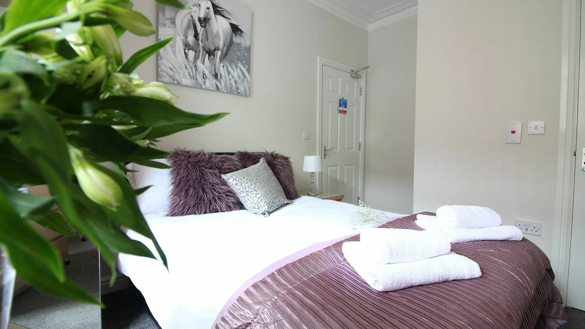 Hotel Diamond - Beechfield House Suite 1 Doncaster